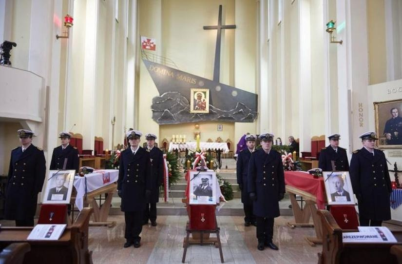 Msza pogrzebowa: przebieg, formalności i koszty krok po kroku